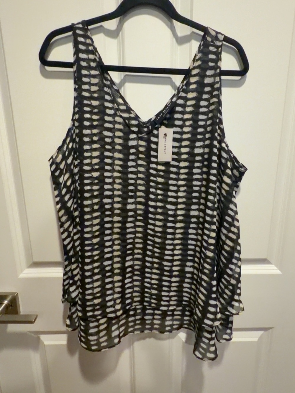 Lane Bryant Black & White Patterned V-Neck Sleeveless Camisole